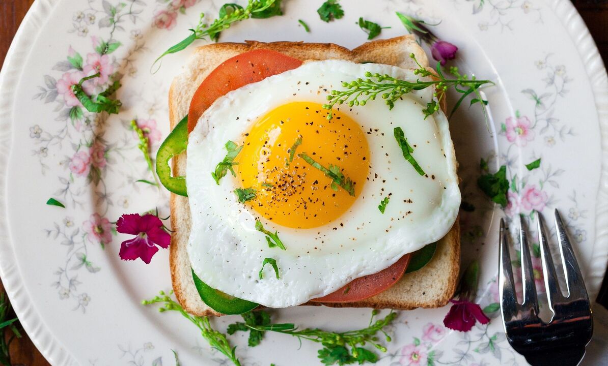 сандвич с бъркани яйца на протеинова диета